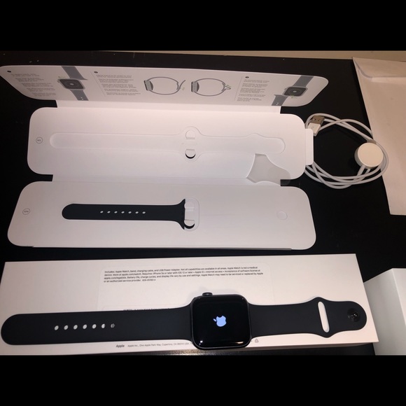 Apple Watch series 4 - Picture 4 of 8